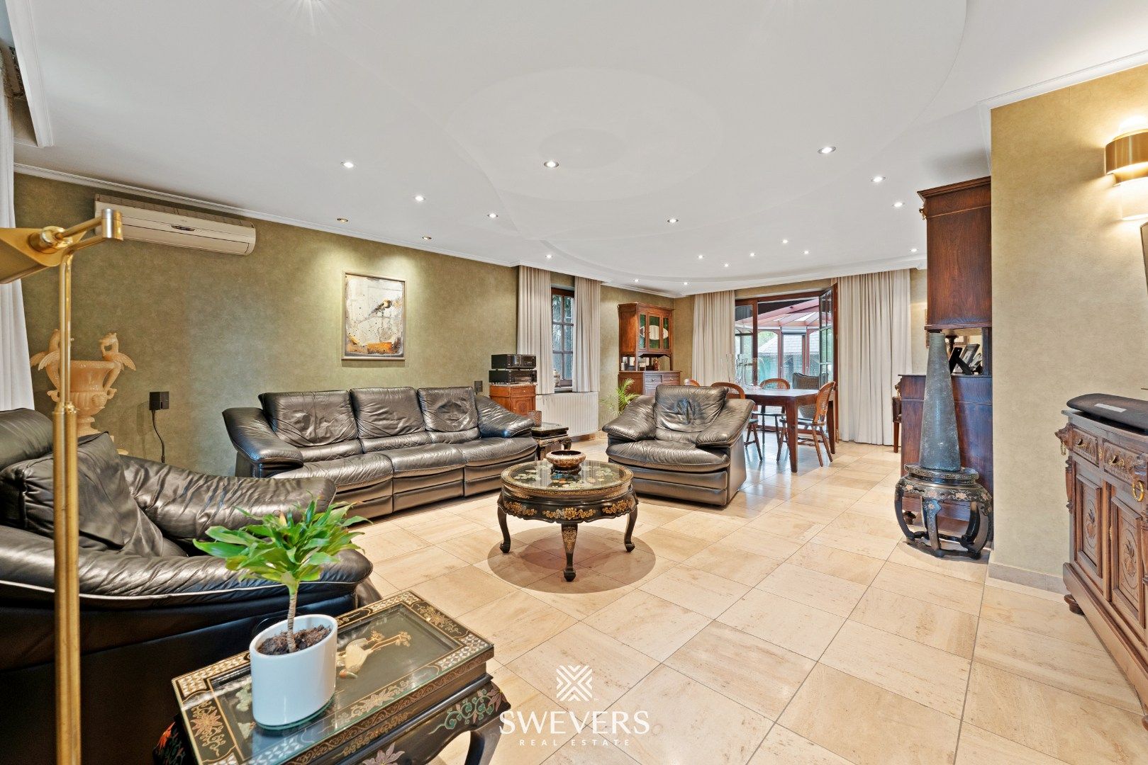 Ruime woning ( 345 m2 ) met 4 SLPK op prachtig perceel van 21a50ca foto 5