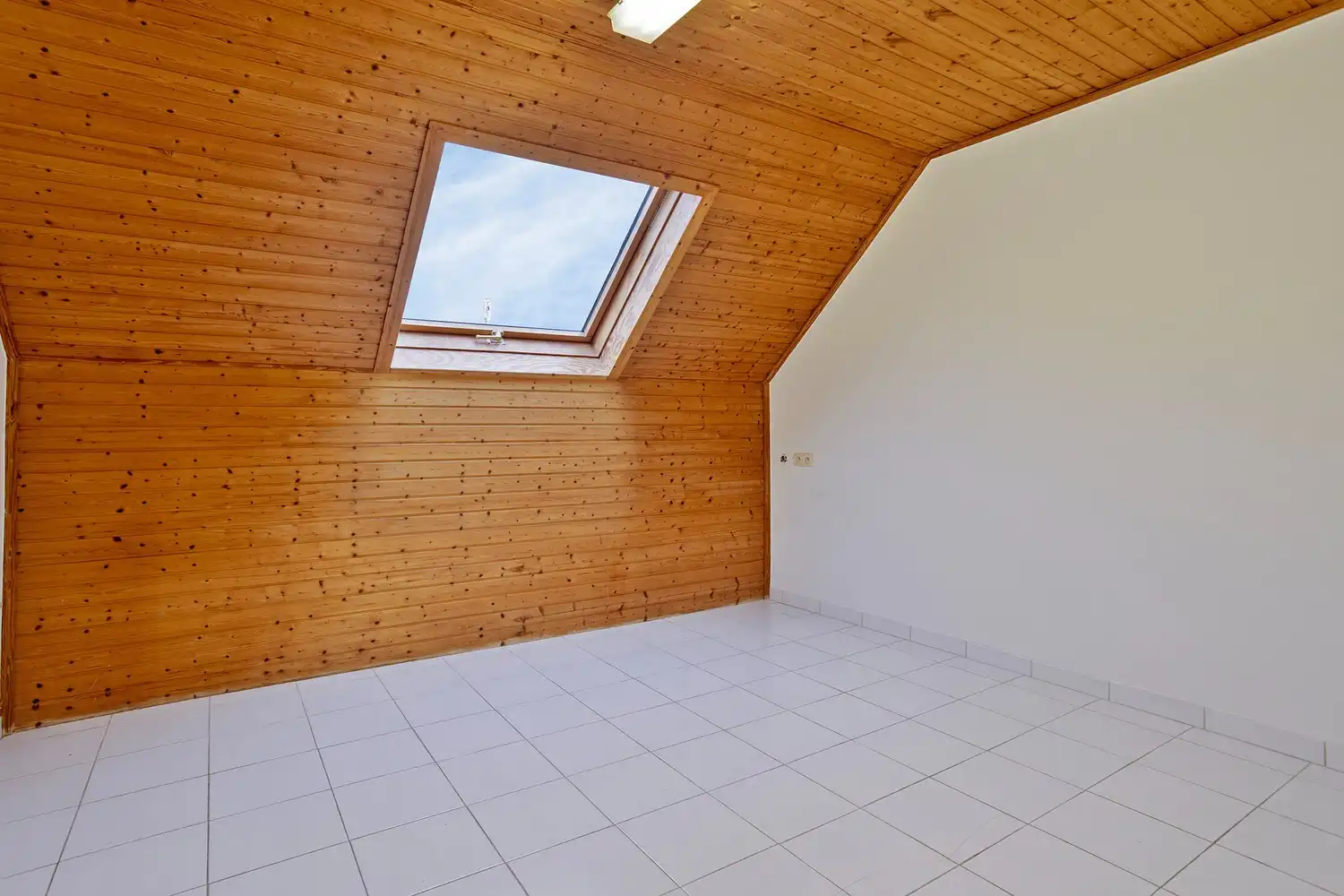 Ruime halfopen gezinswoning met 4 slaapkamers, garage en tuin gelegen in een residentiële straat te Drongen foto 20