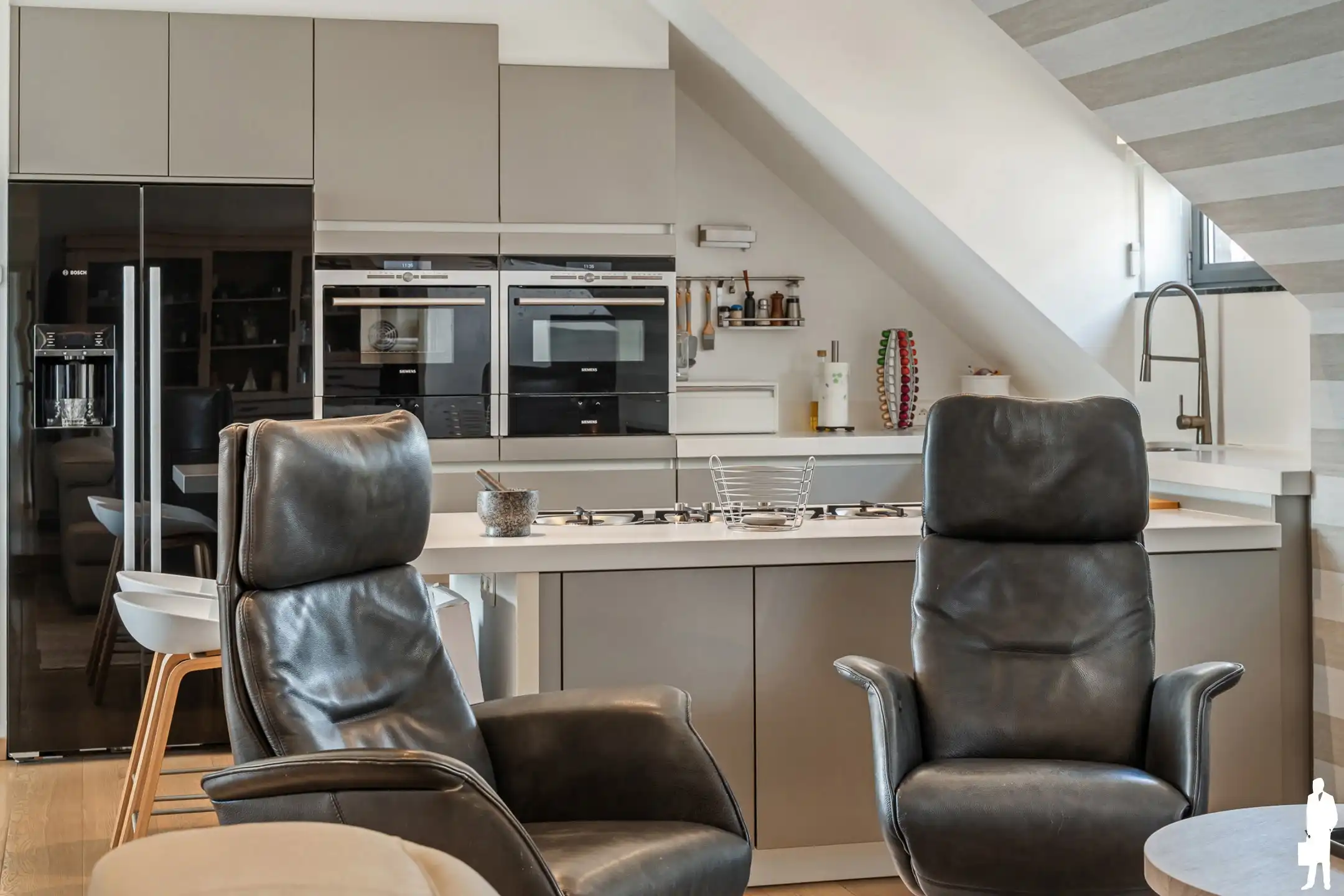 Lichtrijk dakappartement met riant dakterras en autobox foto 6