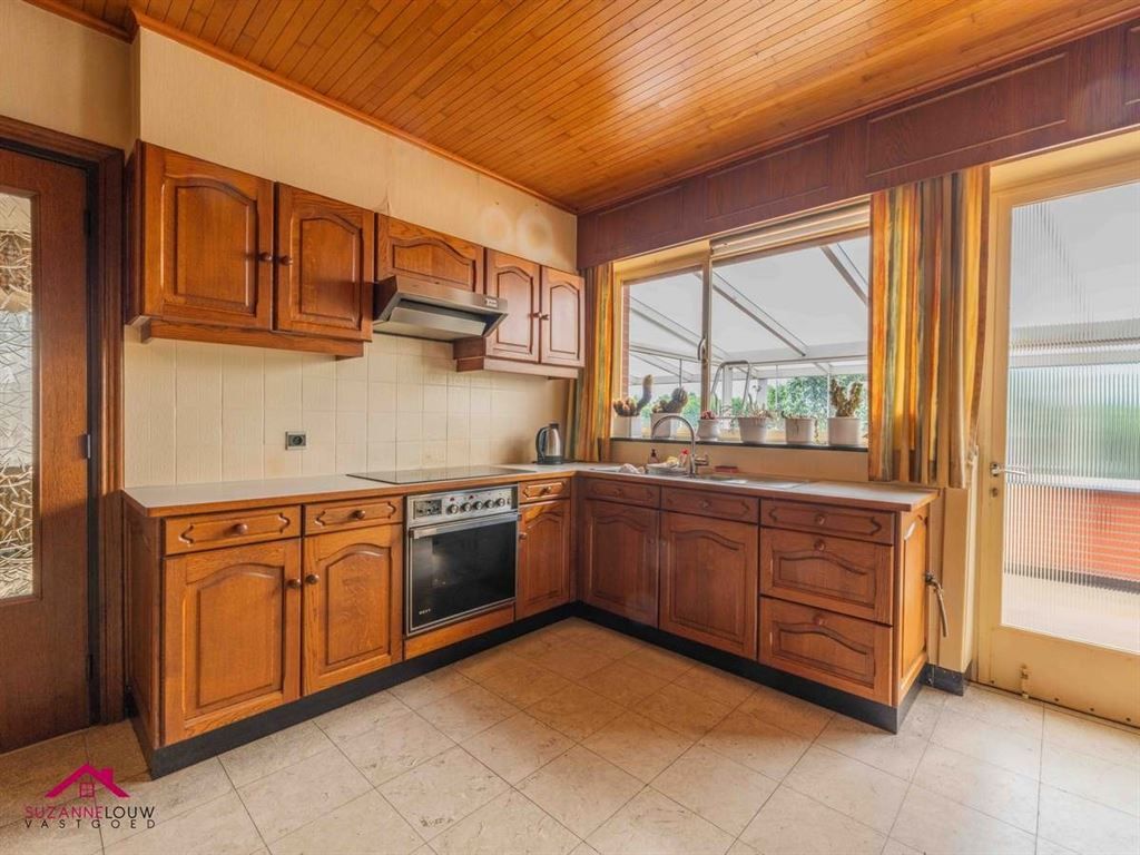 Vrijstaande, op te frissen woning foto 15