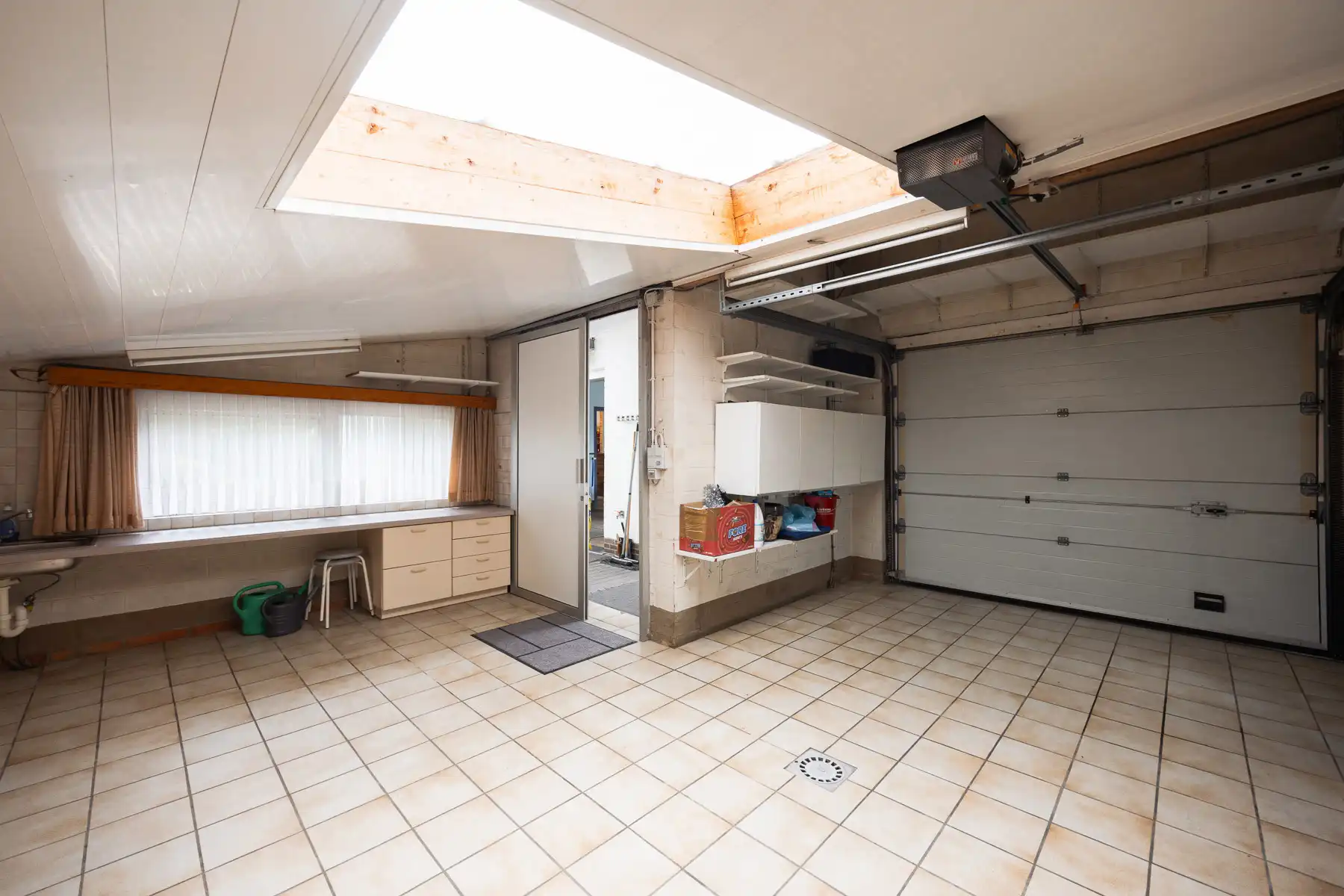 Karaktervolle villa met veel potentieel op een riant perceel foto 24