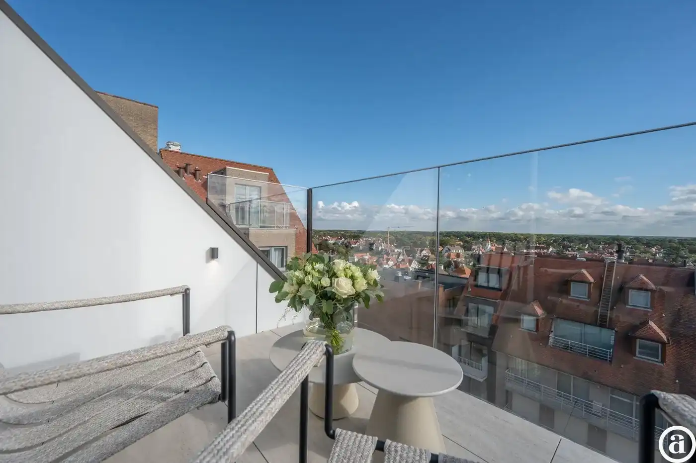 Prachtig nieuwbouw duplex-appartement op Zeedijk te Zoute. foto 16