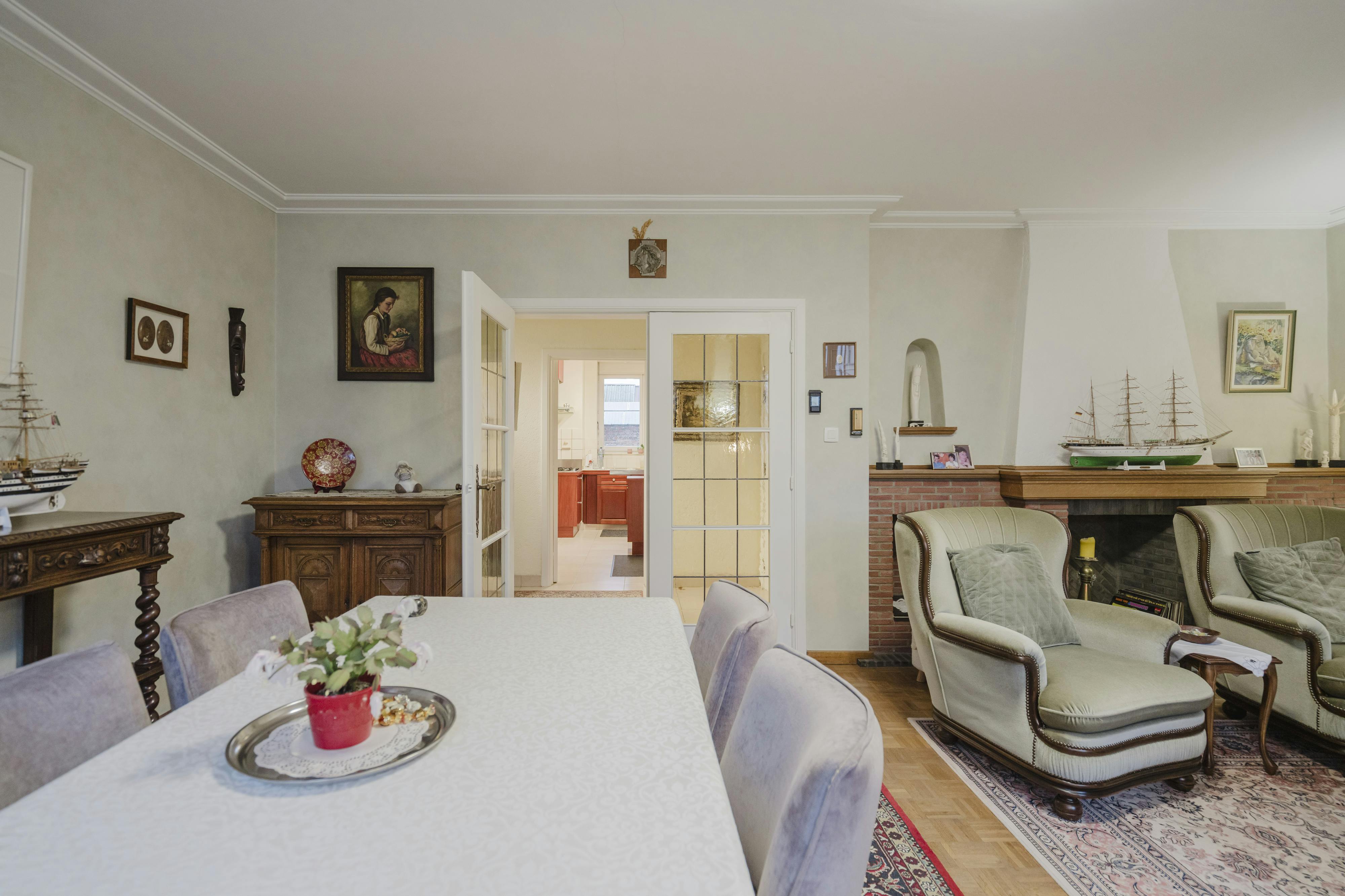 Ruim 3-slaapkamerappartement in centrum Kortrijk foto 6