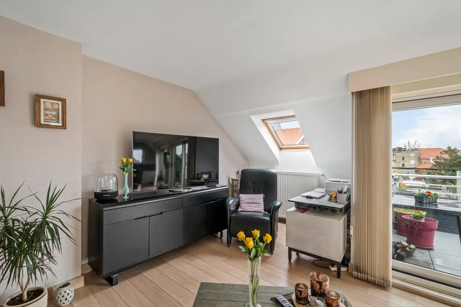 Prachtig appartement met 2 slaapkamers en ruim terras. foto 9