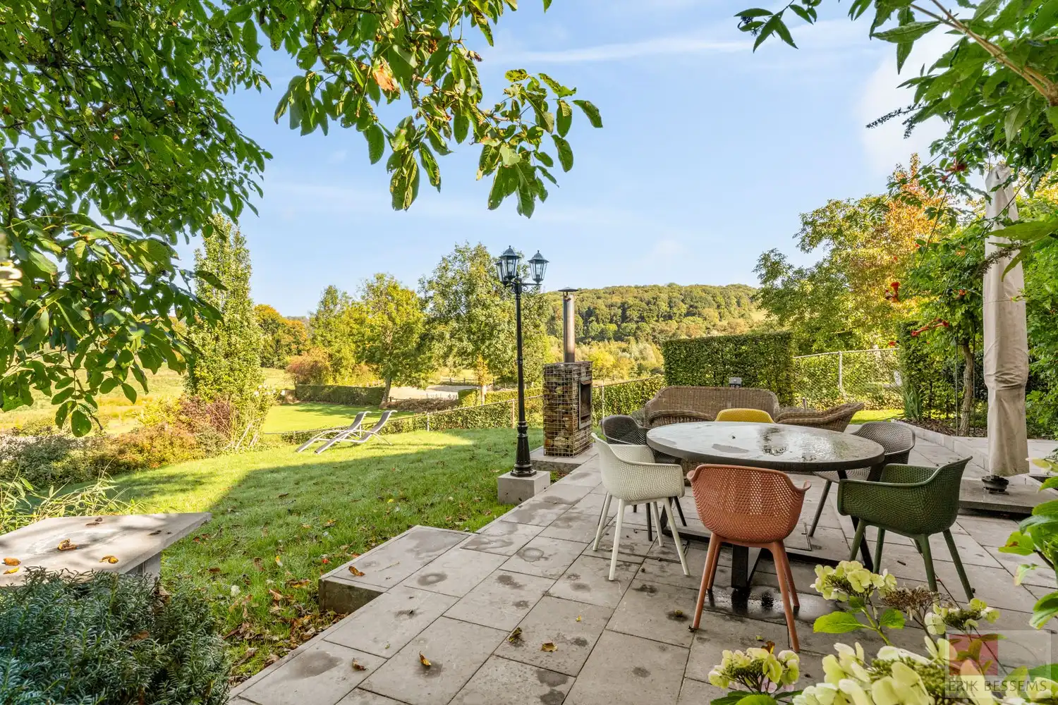 Indrukwekkend en uiterst charmant vakwerk landhuis, Veurs 31 te Sint-Martens-Voeren hartje Voerstreek. foto 10