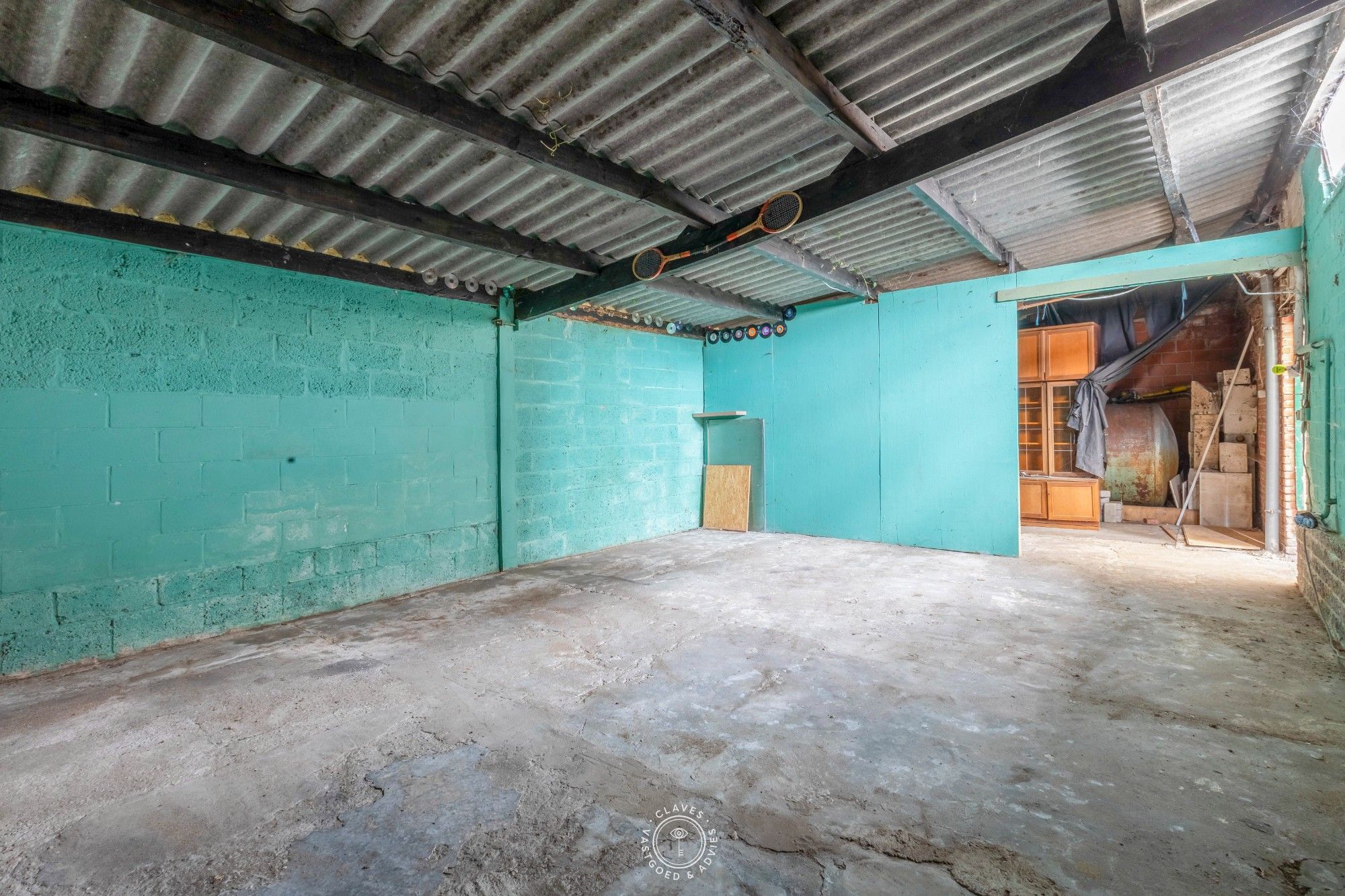 Woning met magazijn op een fijne locatie foto 17