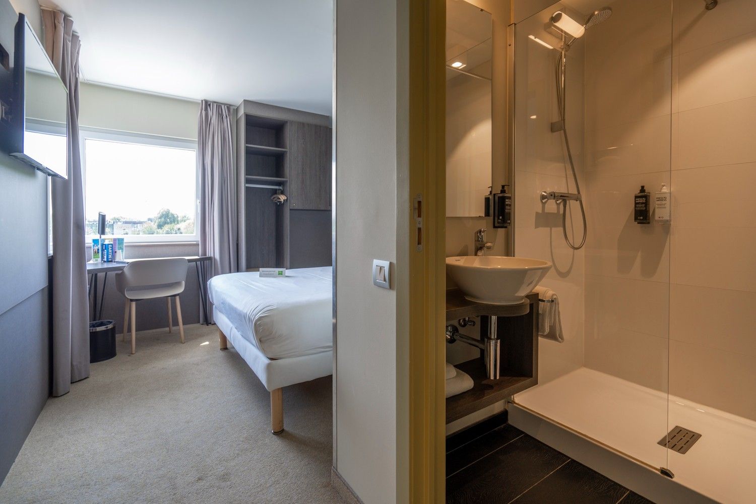 Hotelkamer Kortrijk foto 6