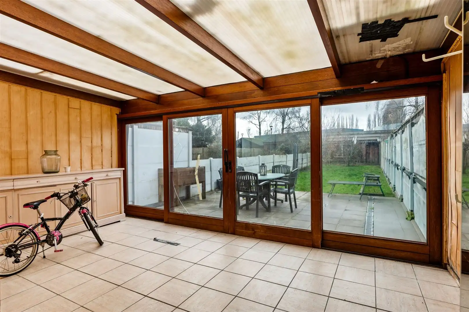 Te renoveren gezinswoning met 4 slaapkamers in dorpskern. foto 8