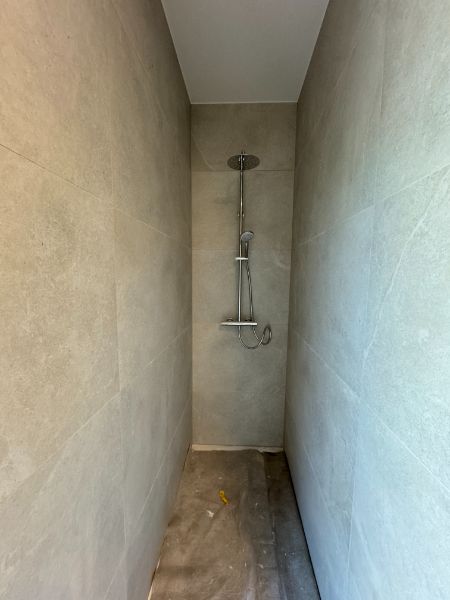 GLOEDNIEUW glvl app met 3 slaapkamers en tuin! foto 8