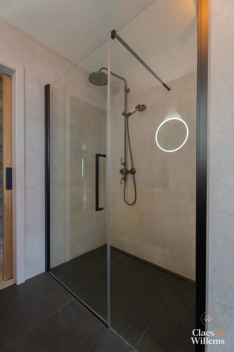 Ruime gezinswoning met 5 slaapkamers. foto 11