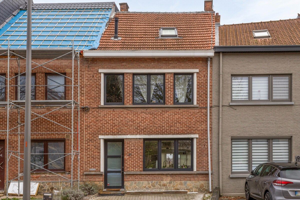 Smaakvol gerenoveerde en energiezuinige woning met 4 slaapkamers foto {{pictureIndex}}