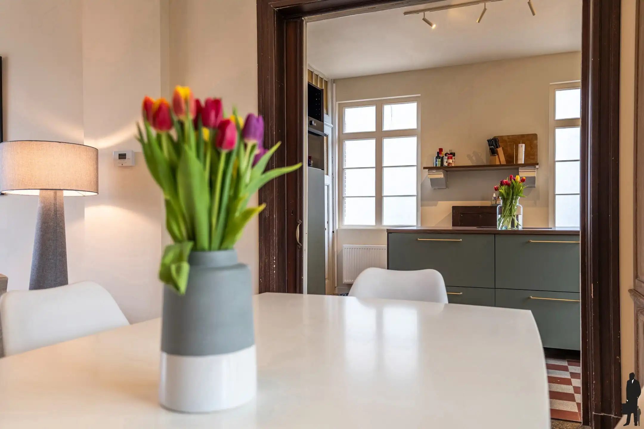 Authentiek gerenoveerd vrijstaand herenhuis te Zoersel! foto 8