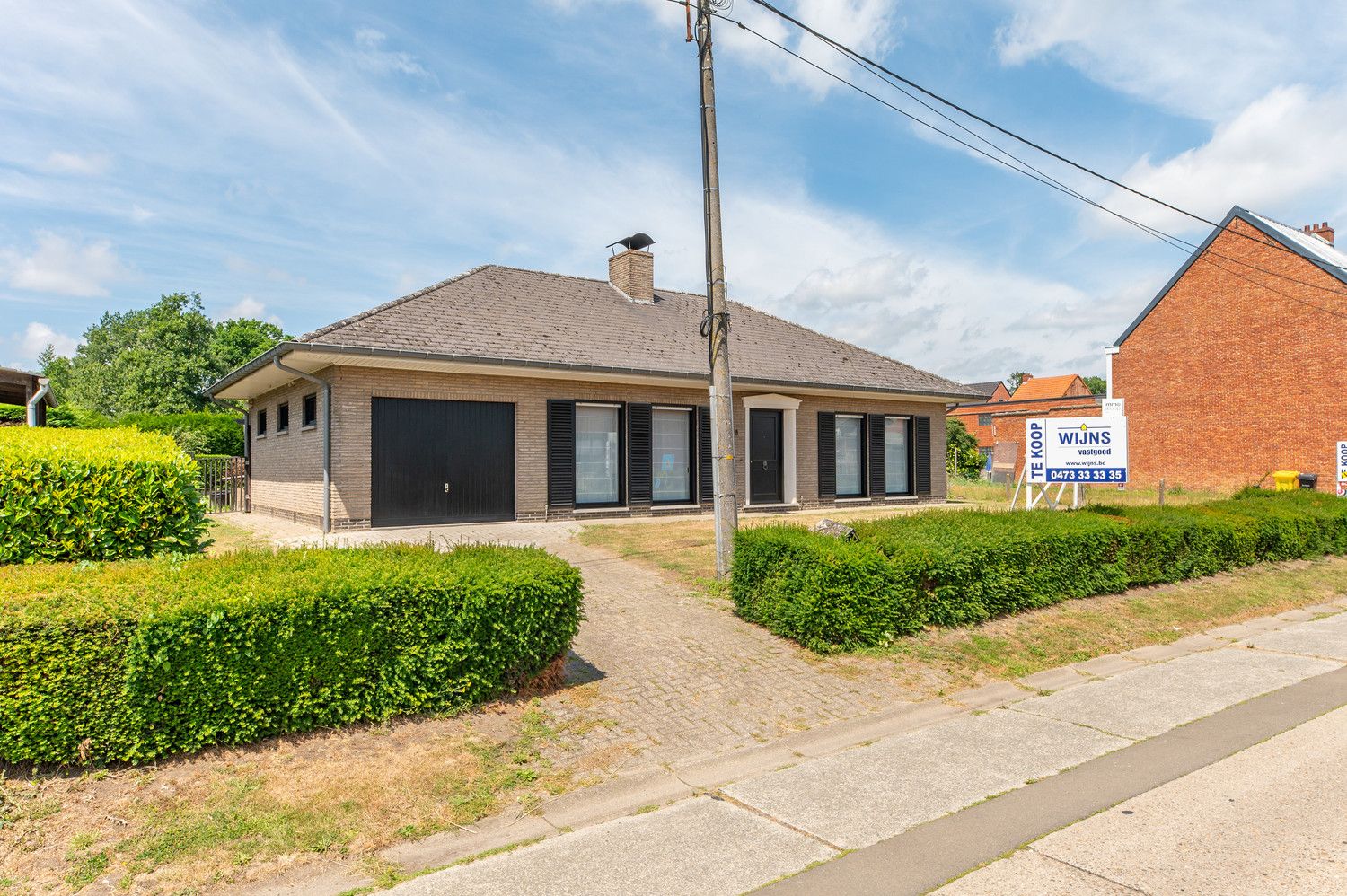 Hoofdfoto van de publicatie: Open bebouwing, 3 slaapkamers, garage, tuin.