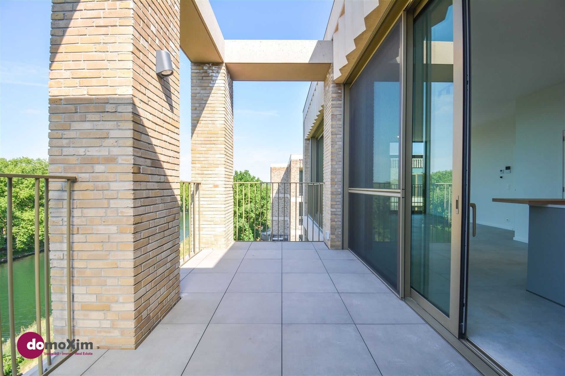 Zonovergoten penthouse met 2 terrassen op een unieke locatie in Mechelen foto 3