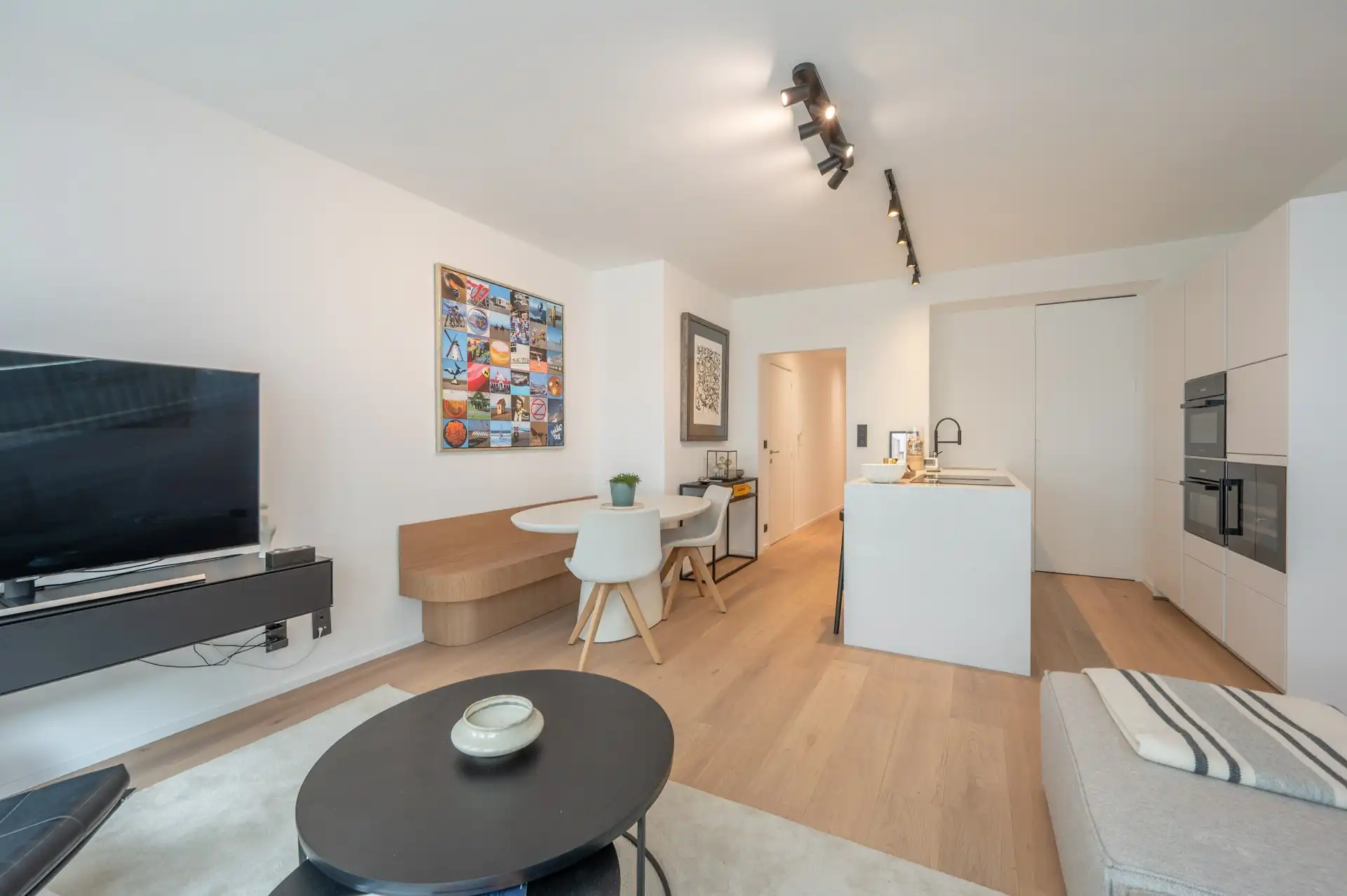 Prachtig twee slaapkamer appartement met zijdelings zeezicht, vlak bij de Kustlaan foto 4