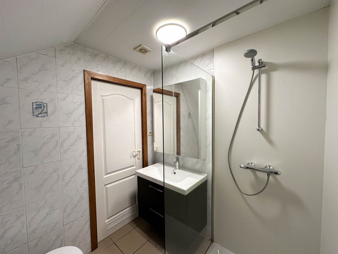 Instapklare HOB met twee slaapkamers & garage te Aalbeke! foto 7