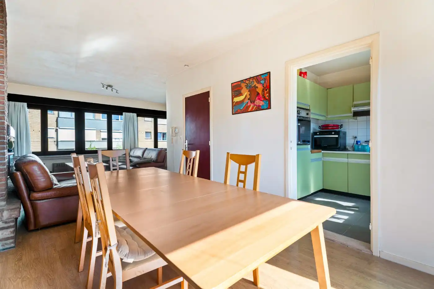 Op te frissen woning met 3 slpk., inpandige garage en west-tuin foto 8