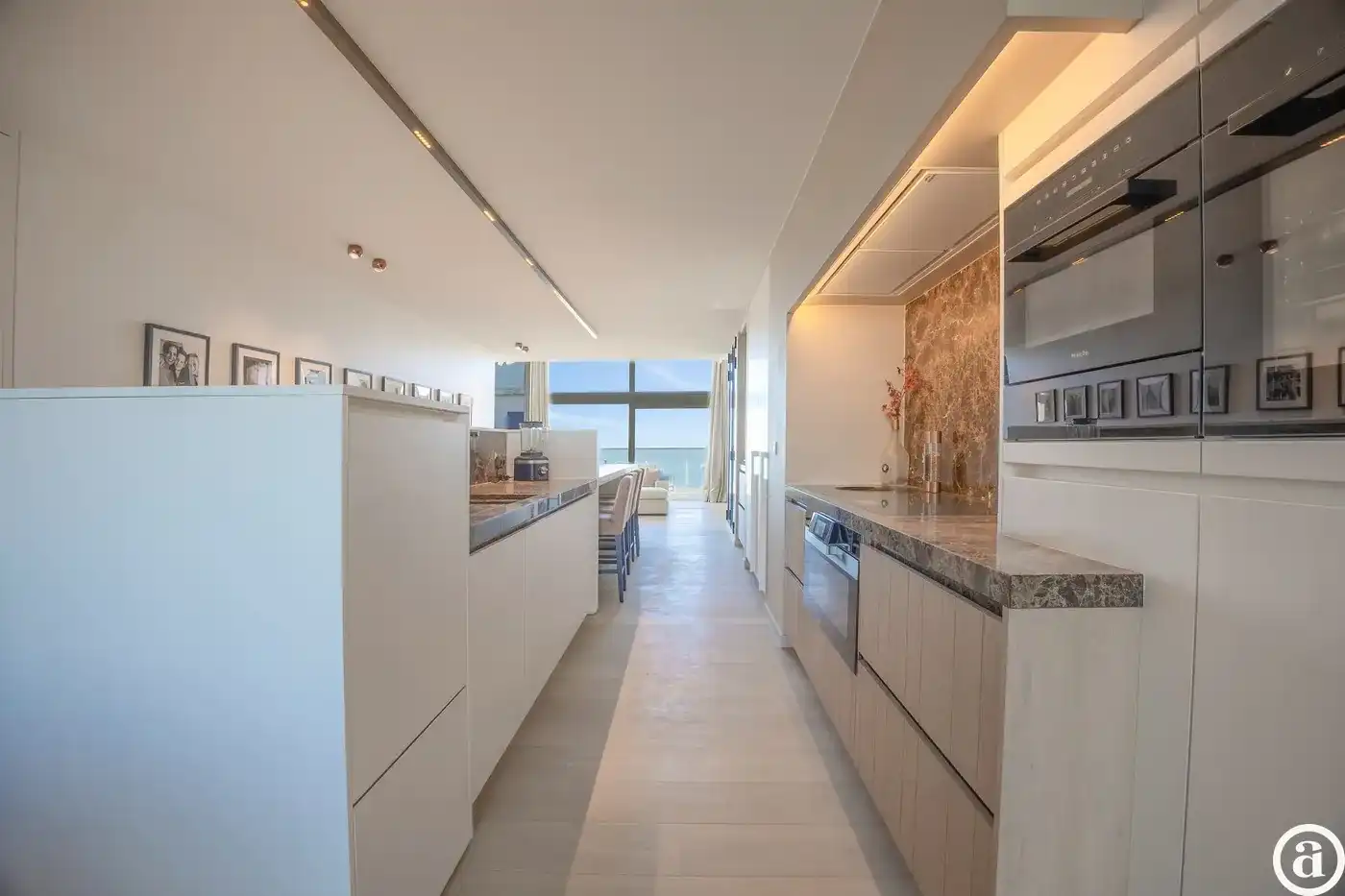 Exclusieve mezzanine met panoramisch zeezicht (406m²). foto 15