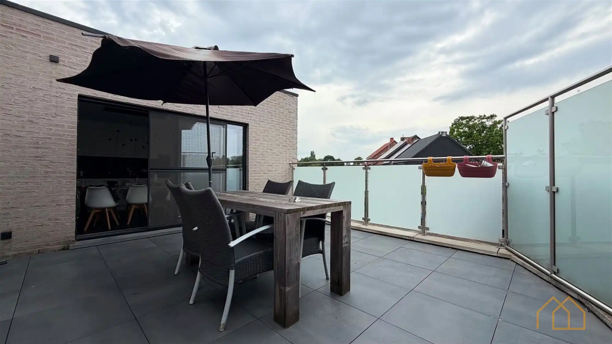 App met 3slk, groot terras, garage en parkeerplaats foto 13