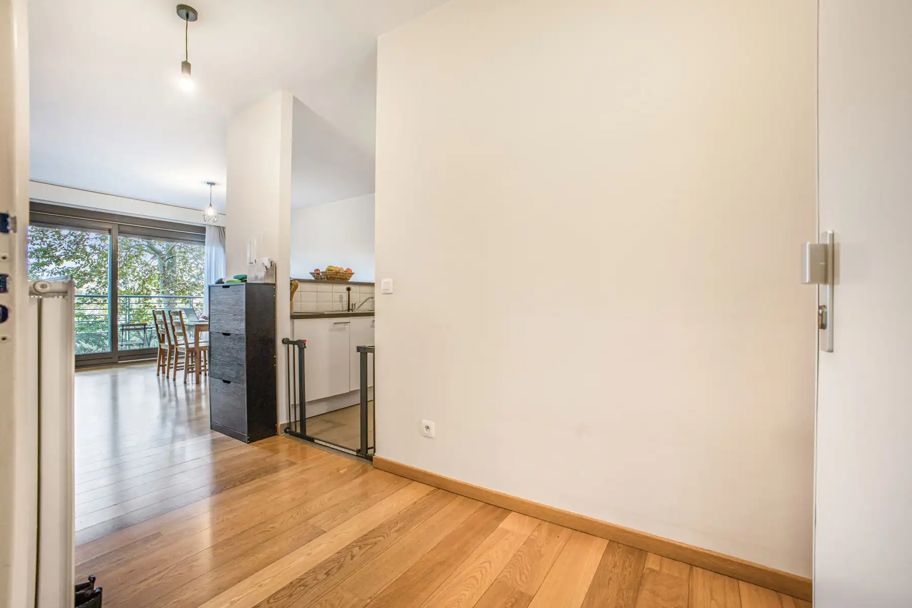 Appartement met 2 slaapkamers, terras, kelder en staanplaats foto 3