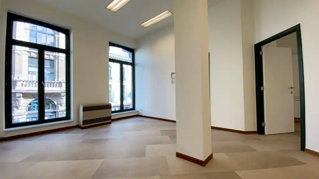 Kantoorruimte te huur in gerenoveerde herenwoning in centrum Gent foto 11