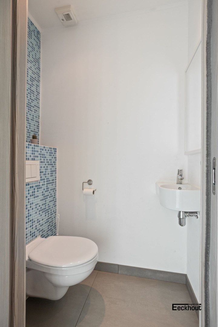 Instapklare, recente rijwoning met tuin & garage! foto 12