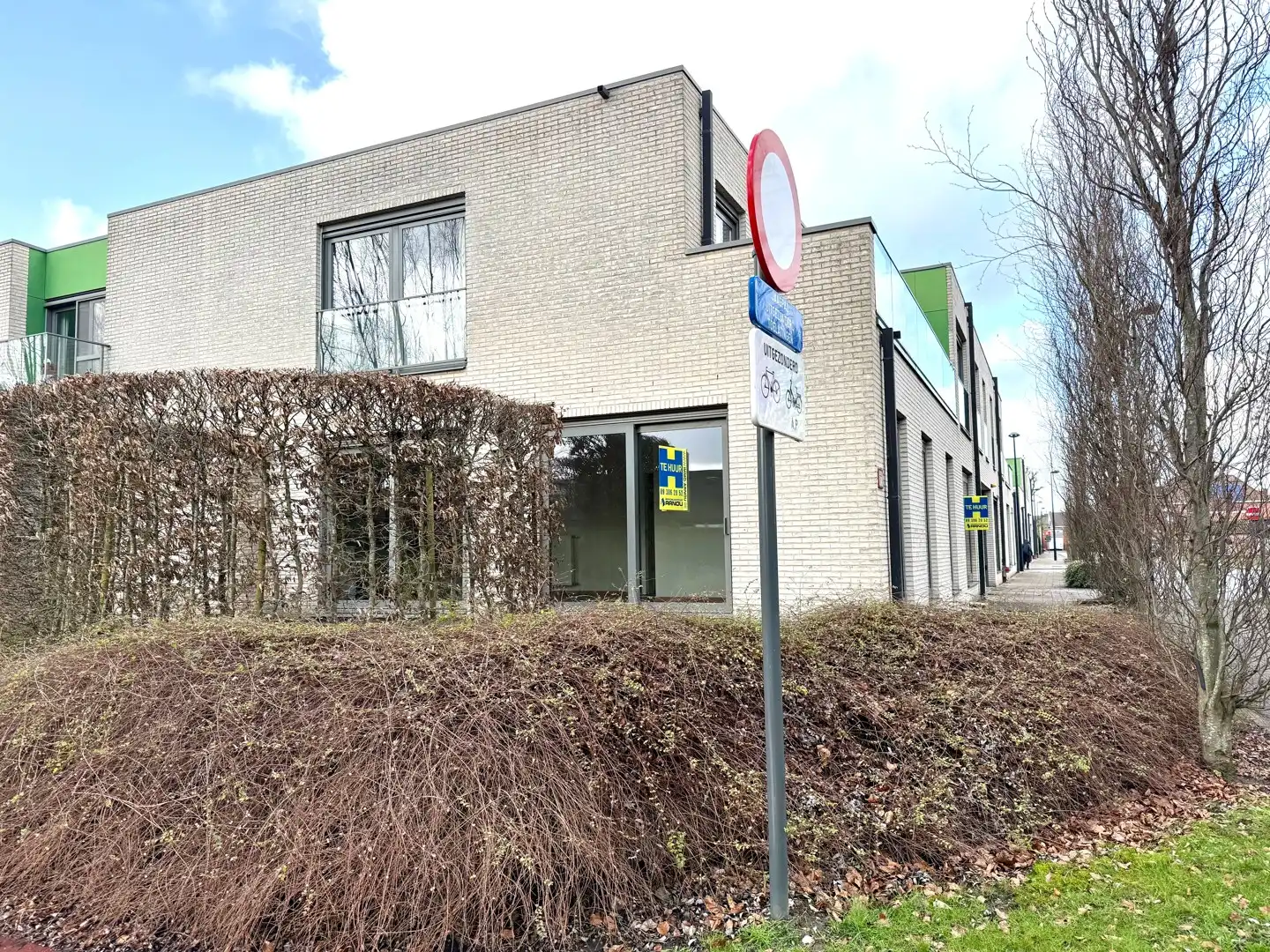 Centraal gelegen, gelijkvloers appartement met 2 slaapkamers en terras met zicht op de Leie foto 2