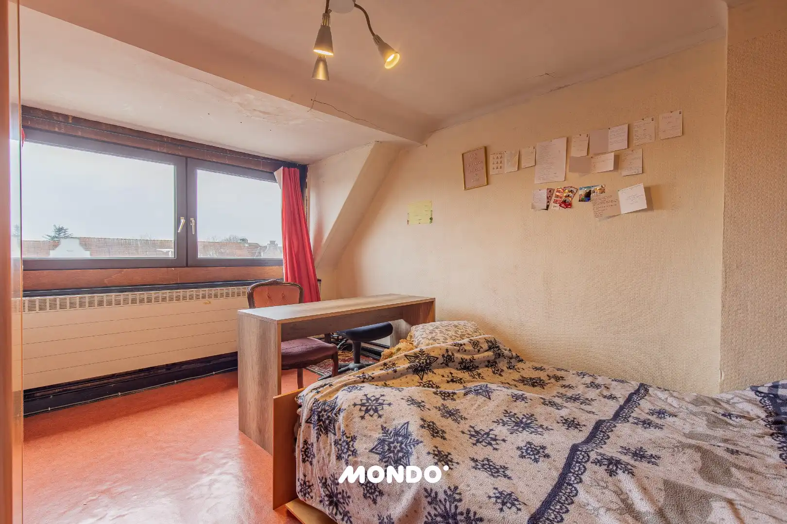 Deels gerenoveerde gezinswoning met 5 à 6 slaapkamers en tuin met achteruitweg foto 10