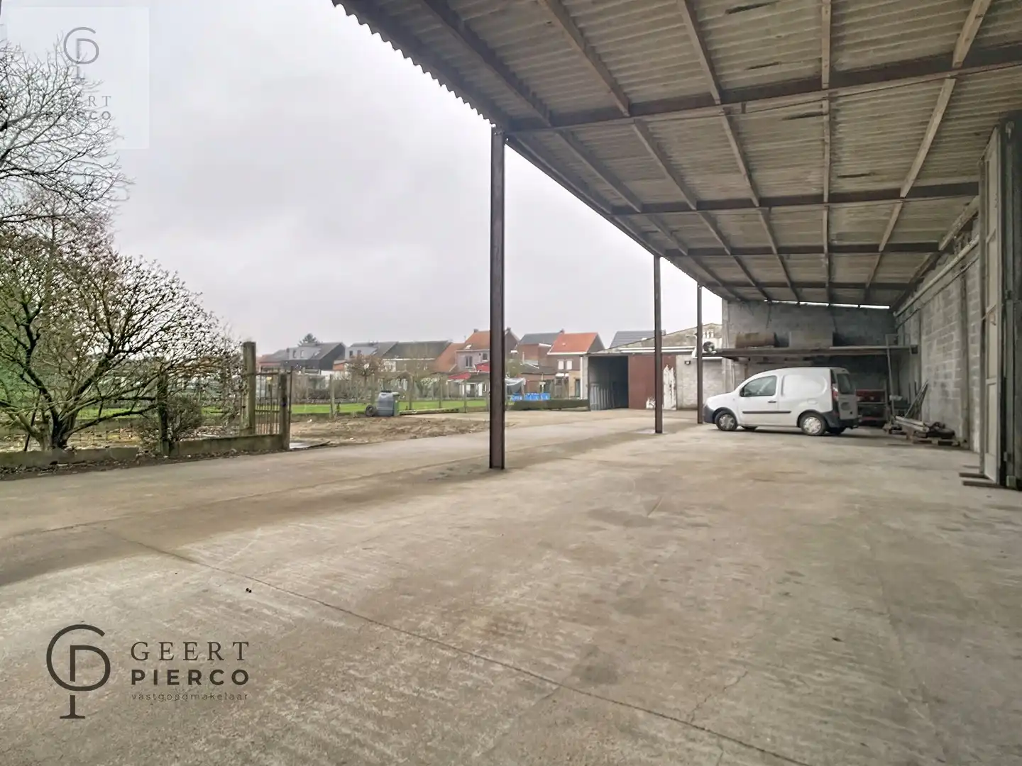 Karaktervolle hoeve met loods op een perceel van 16a76ca. foto 41