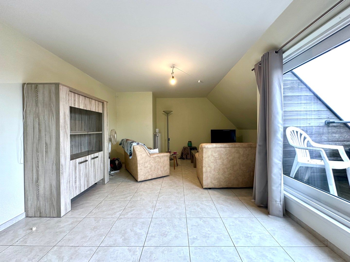 Appartement op centrale ligging te Eernegem foto 2