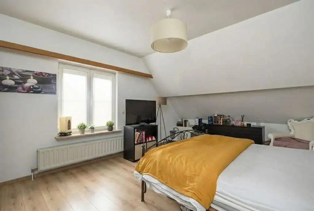 Half open bebouwing tegen het centrum van 's-Gravenwezel foto 15