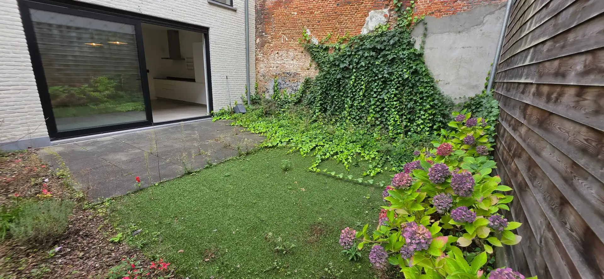 Ruime stadswoning met 3 slaapkamers, privétuin en ondergrondse staanplaats in Antwerpen foto 29