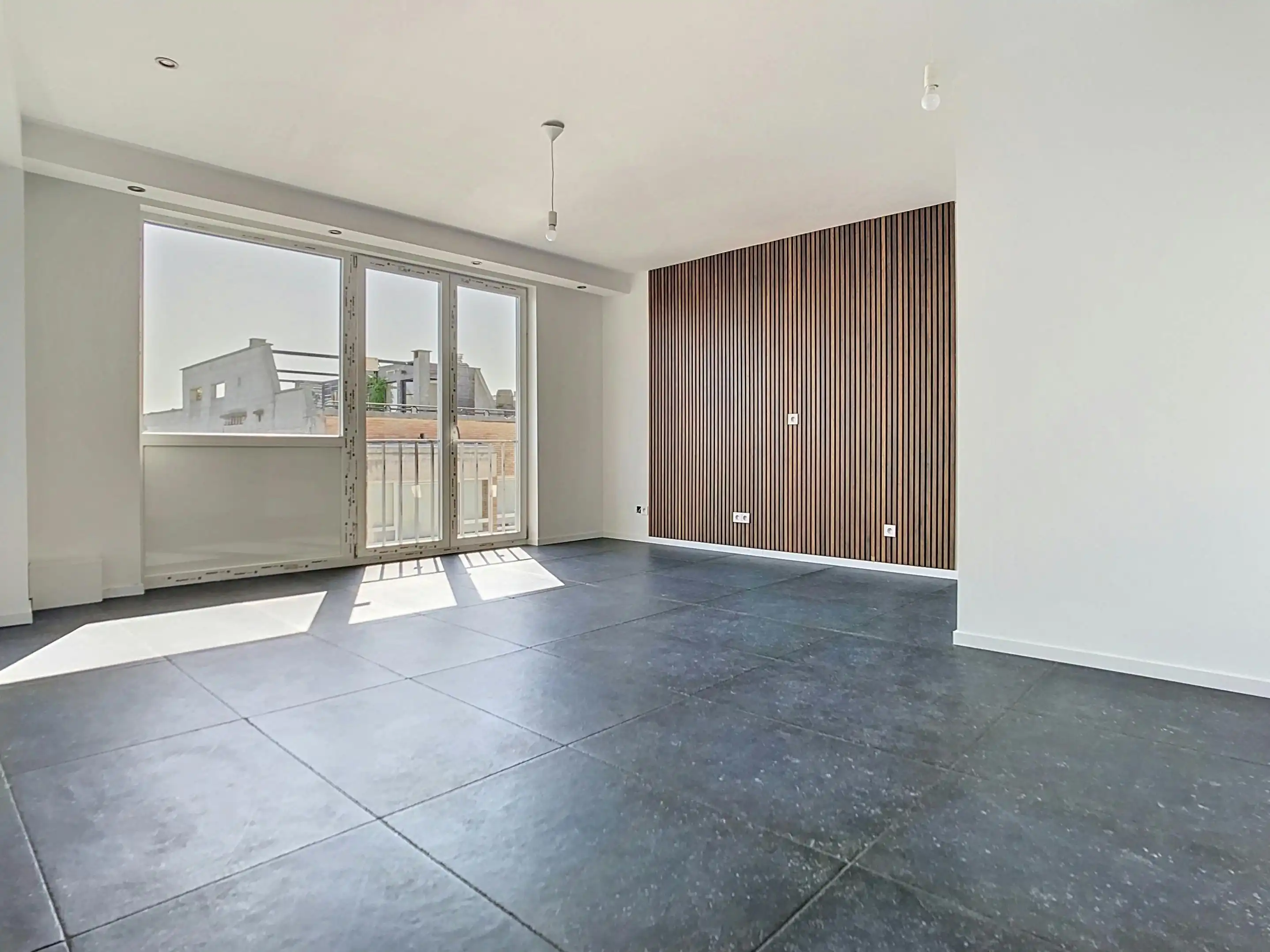 Gerenoveerd één slaapkamer appartement te koop in Antwerpen foto 3