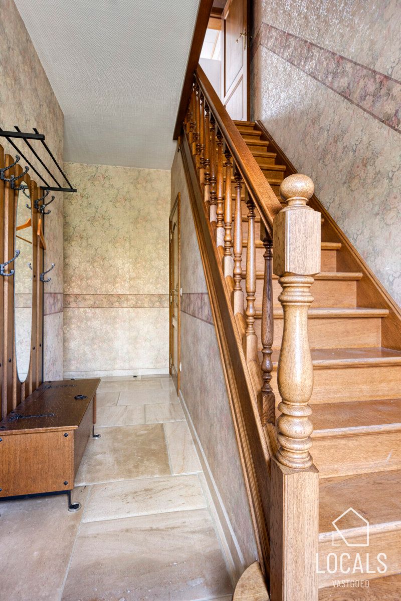 Solide viergevelwoning met potentieel foto 3