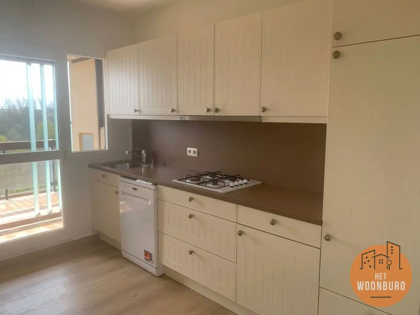 Appartement 6e verdieping met garage foto 5