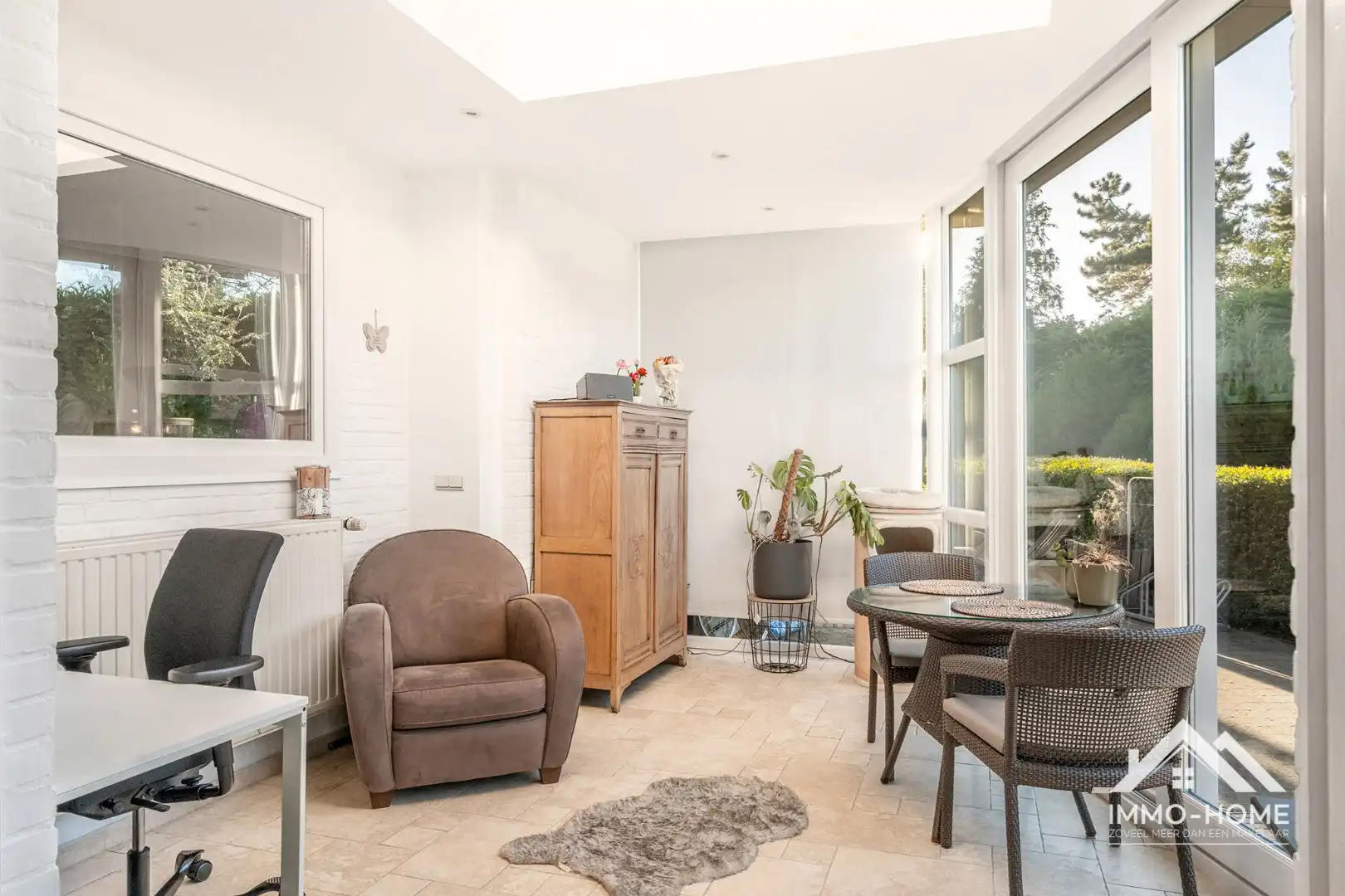 Charmante instapklare halfopen woning met ruime oprit! foto 9