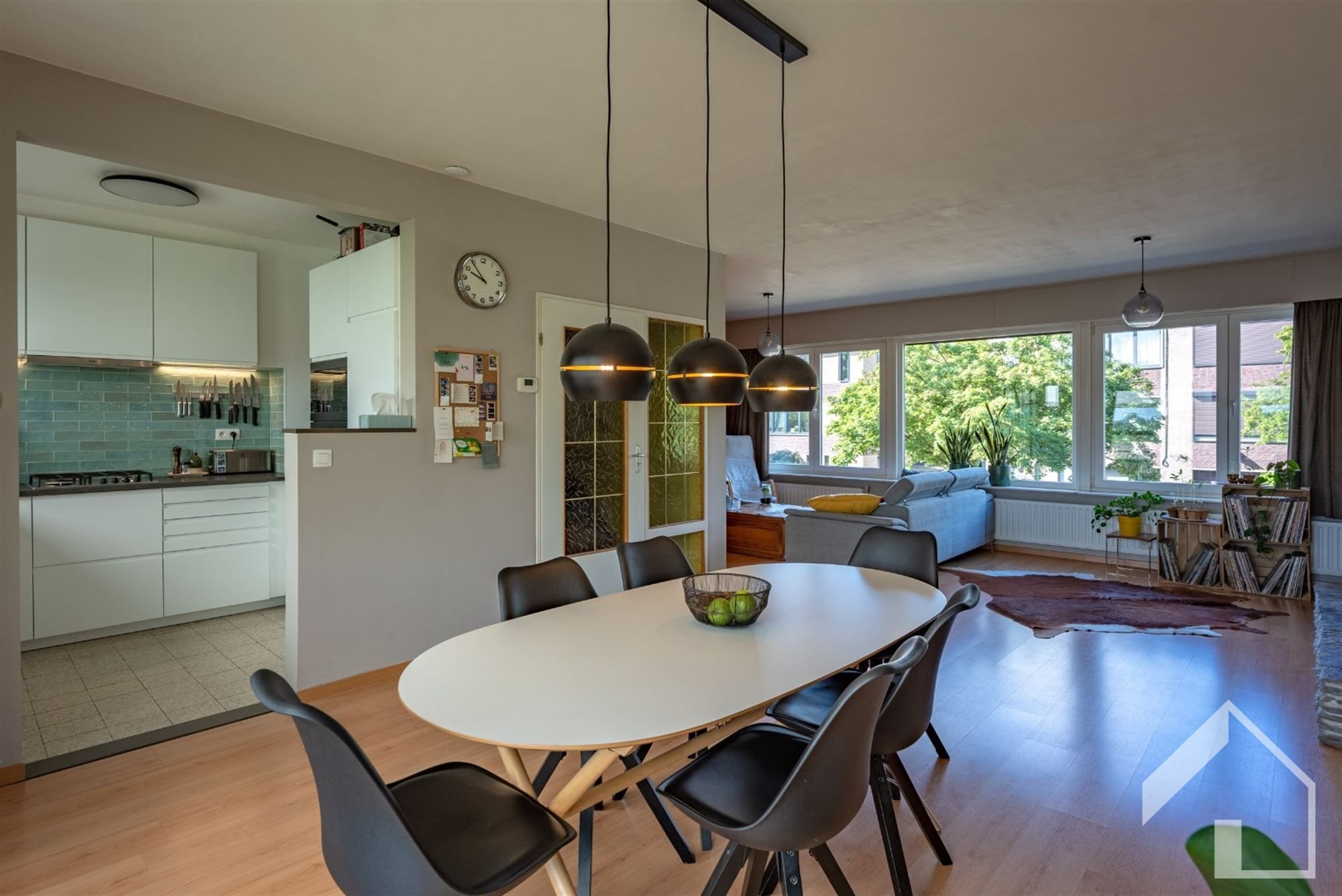 Instapklare ruime woning met tuin, garage en 4 slaapkamers foto 4
