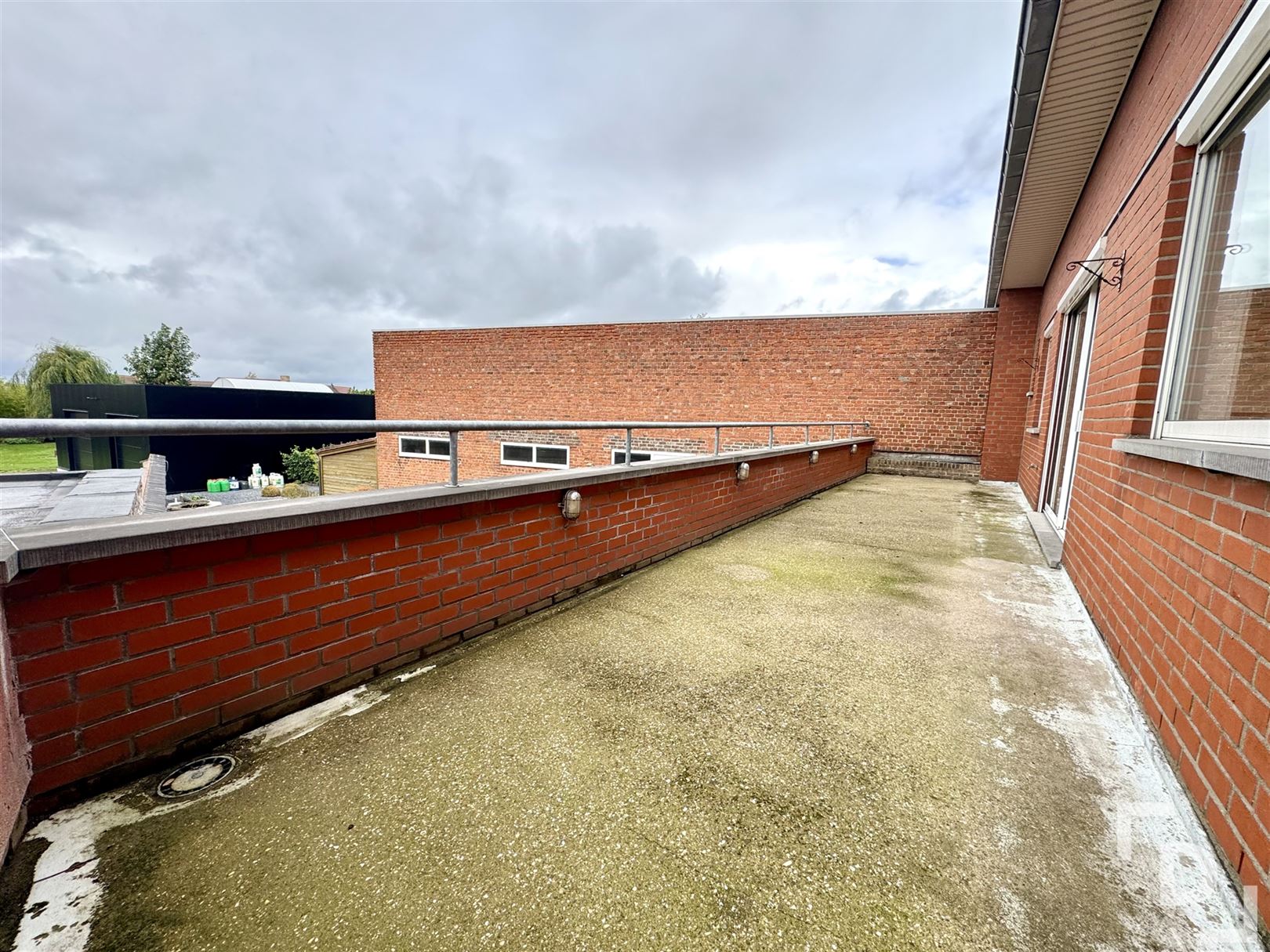 Ruime handelszaak met woonst & verhuurd appartement te koop in Poelkapelle. foto 56