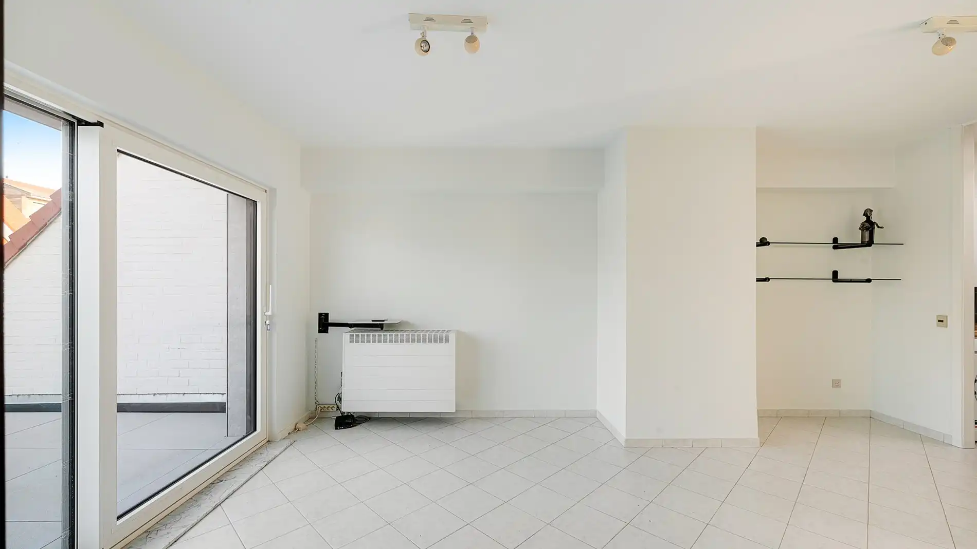 Penthouse te koop met ruim terras nabij het strand foto 11