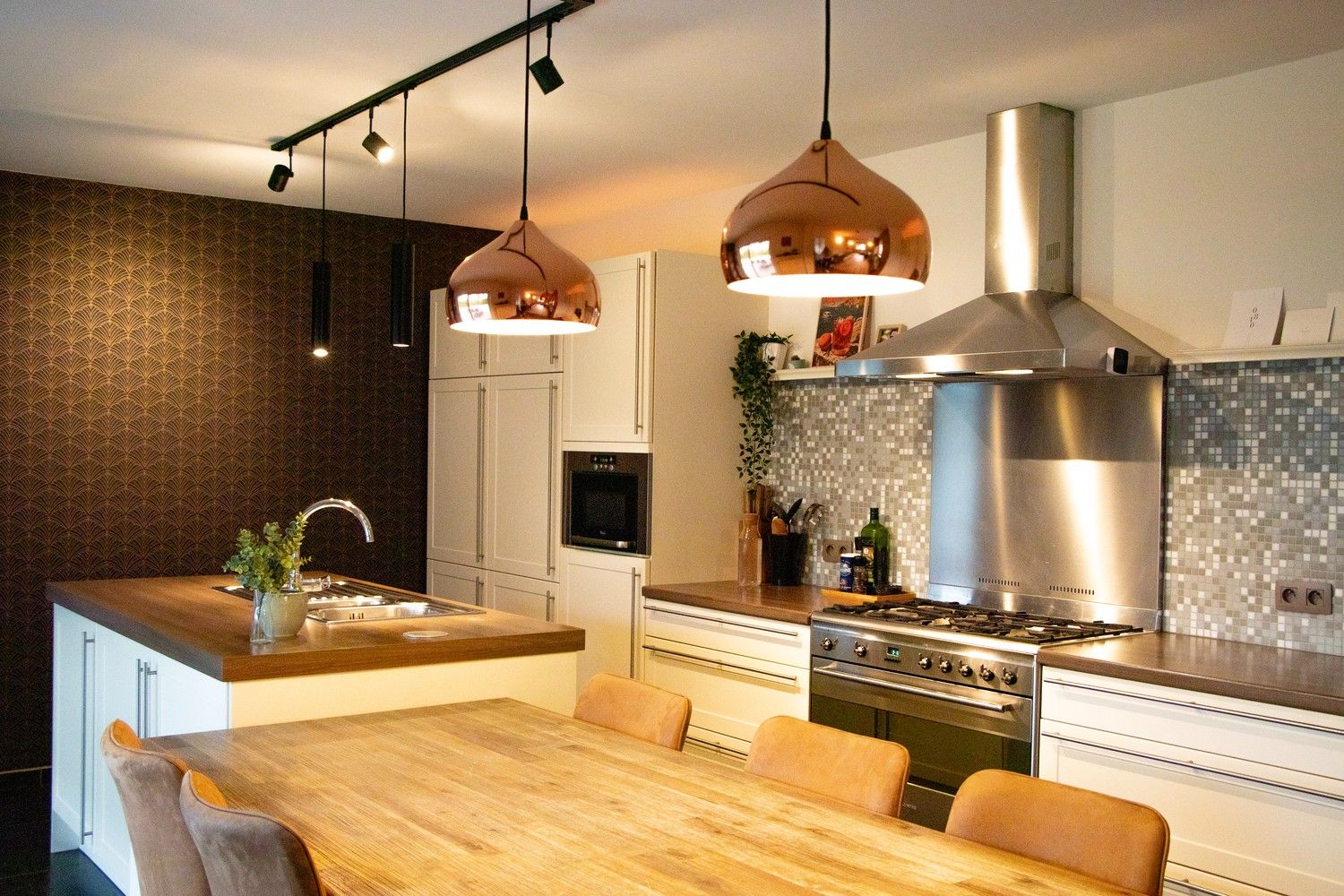 Heerlijk wonen in het groen: karaktervolle, gerenoveerde woning met jacuzzi in Zutendaal foto 4