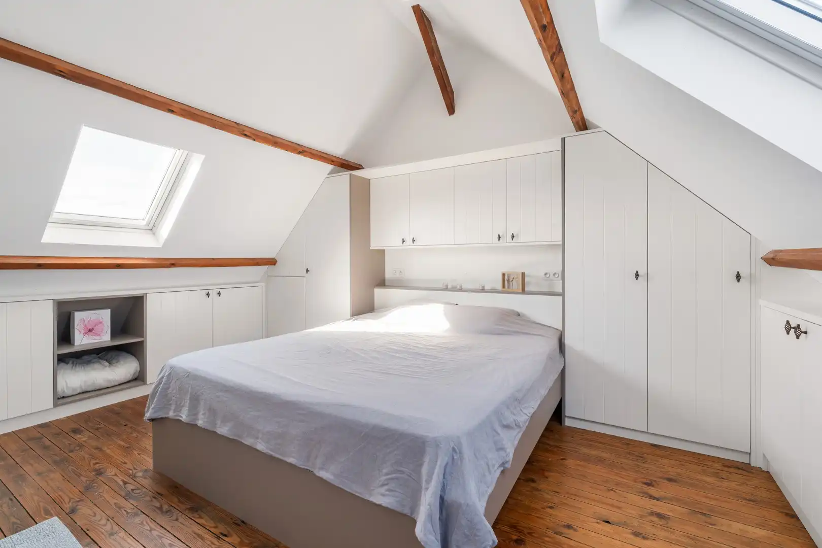 Stijlvol gerenoveerde woning vlak aan de Leie in Astene foto 19
