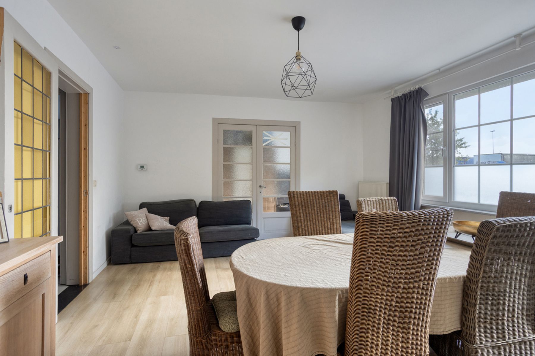 Ruime halfopen bebouwing op een strategische locatie. foto 6