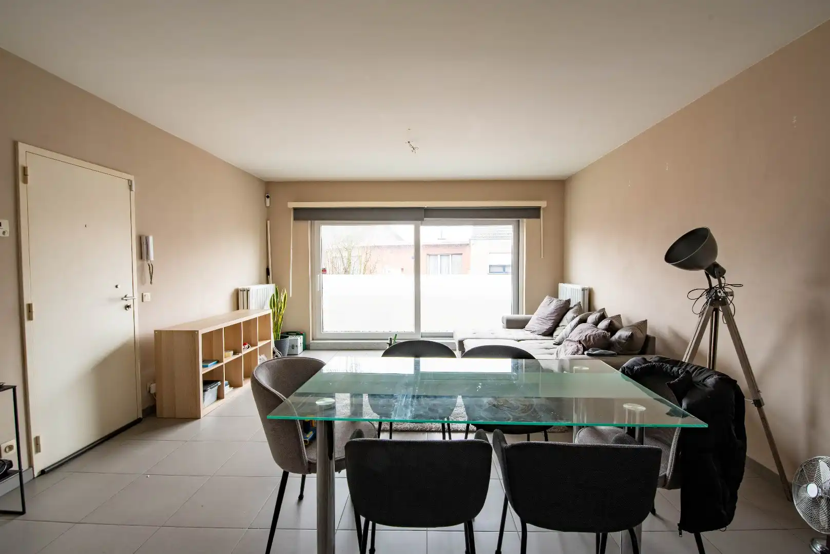 Mooi recent appartement met 2 slaapkamers en parking foto 2