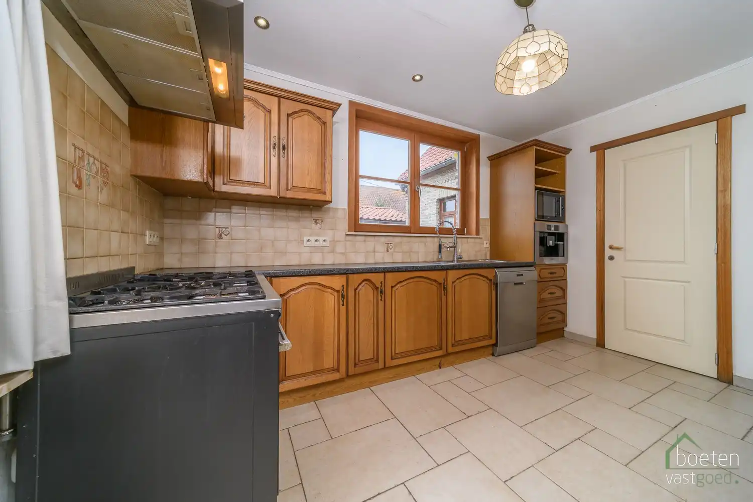 DE PANNE: Charmante woning met 5 slaapkamers, 2 badkamers en ruime tuin op 1.250m² totale grondoppervlakte. foto 7