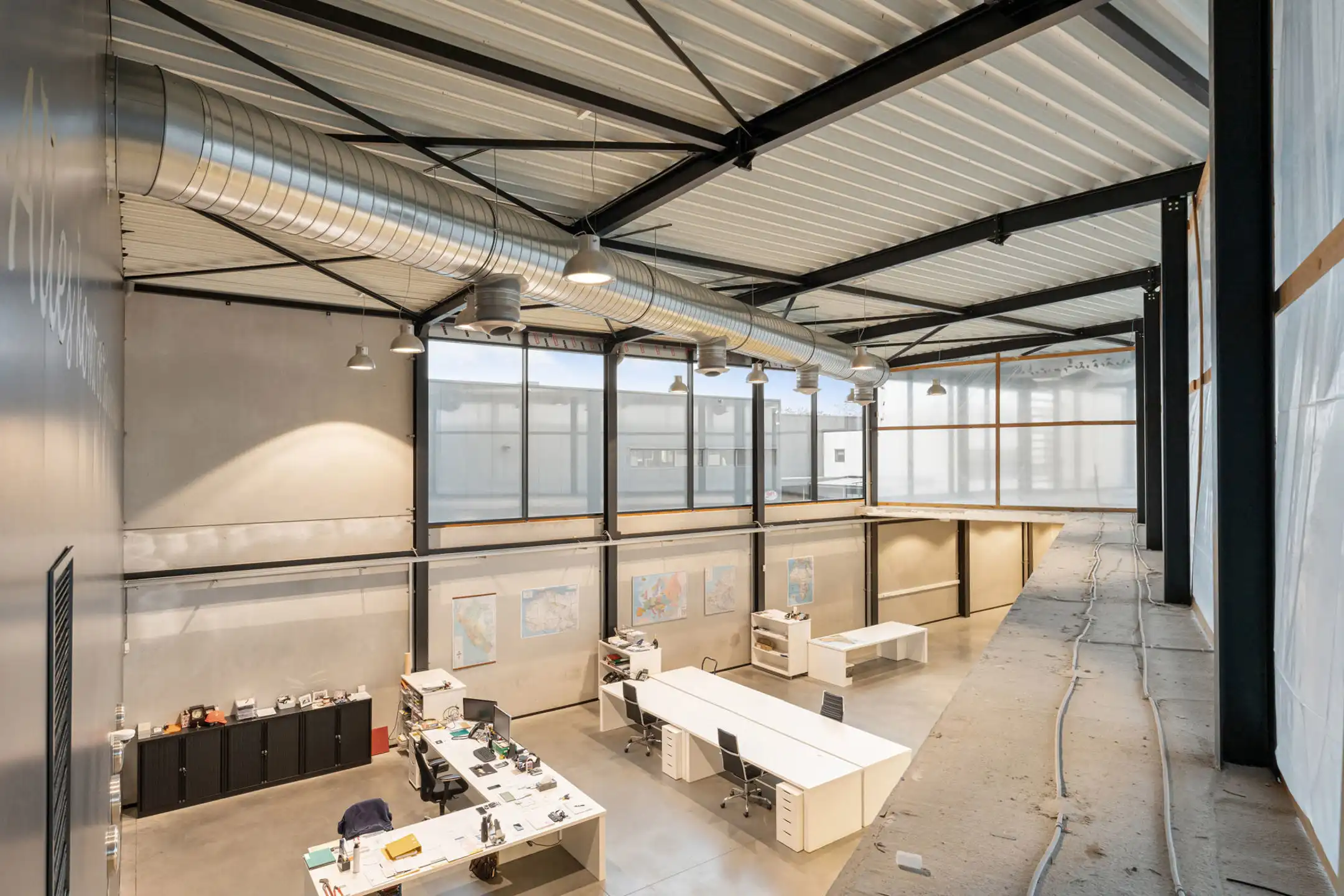 Uitzonderlijk bedrijfsgebouw op Genk-Noord foto 18