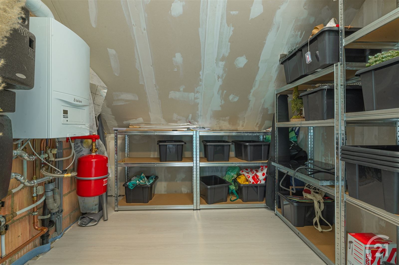 Moderne,  luxueuse  3 gevelwoning met tuin en carport op 3 are 77 foto 24