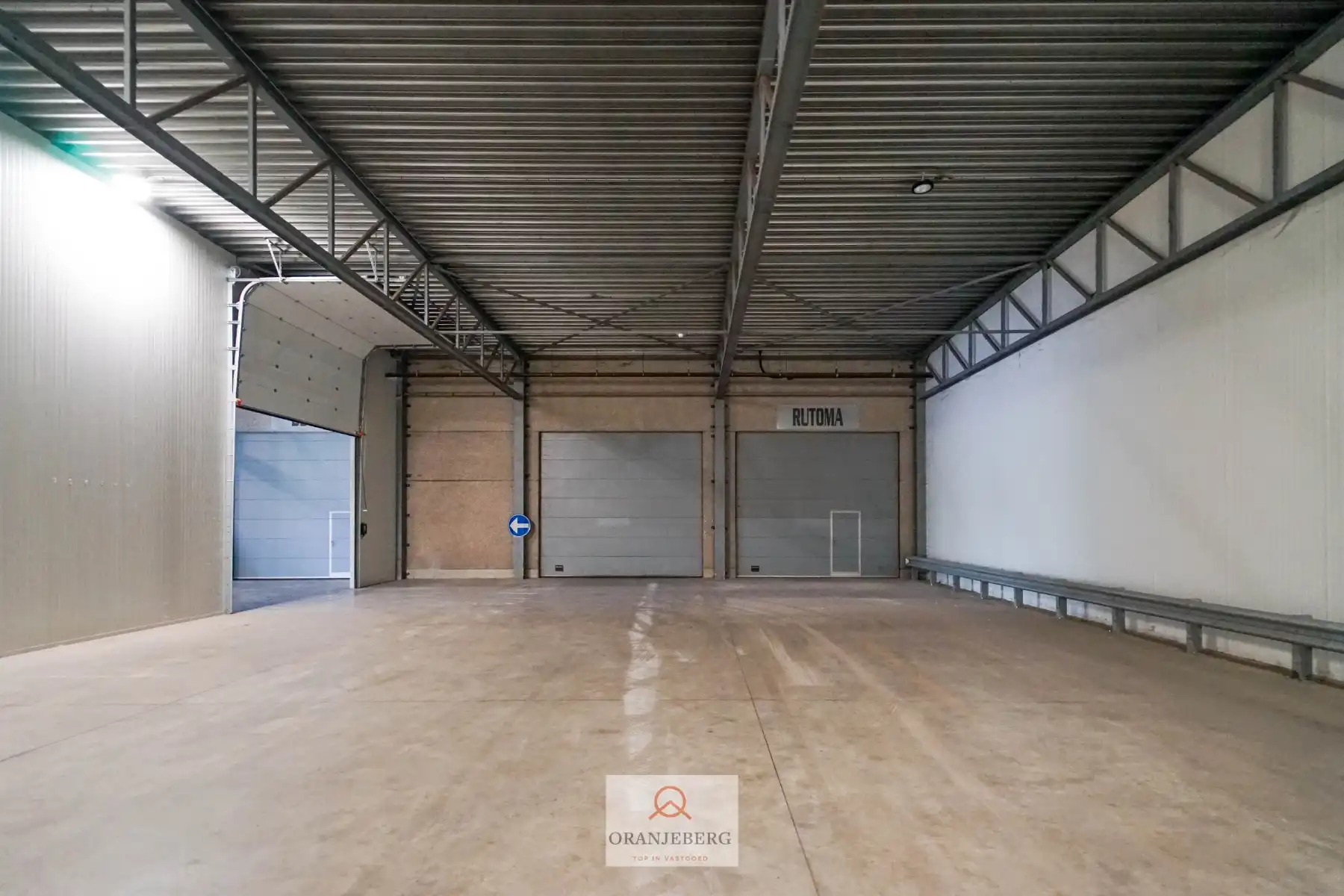 Groot magazijn (650m²) Te Huur met hoge bereikbaarheid vlakbij R4 foto 4