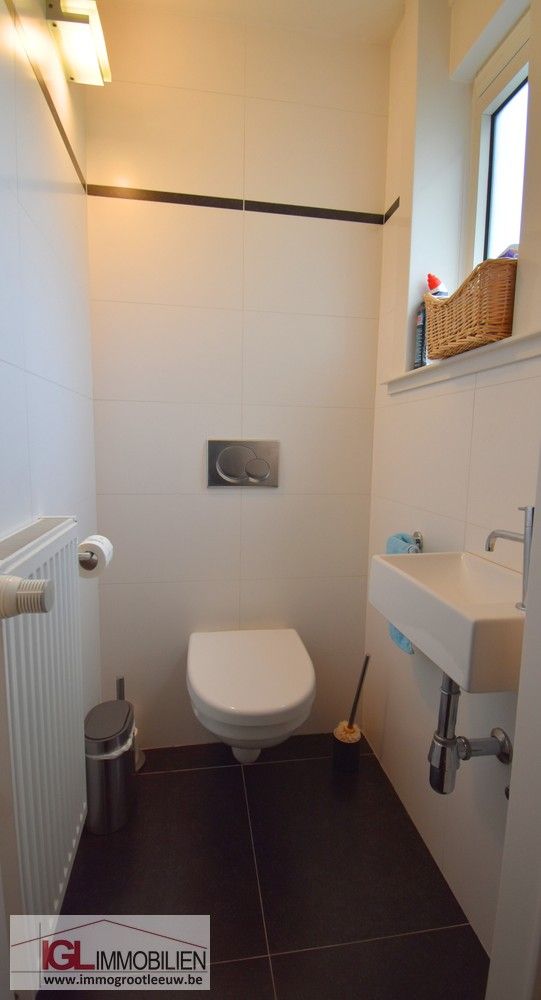 Ruim gelijkvloers appartement met 2 slaapkamers, terras & garagebox foto 13