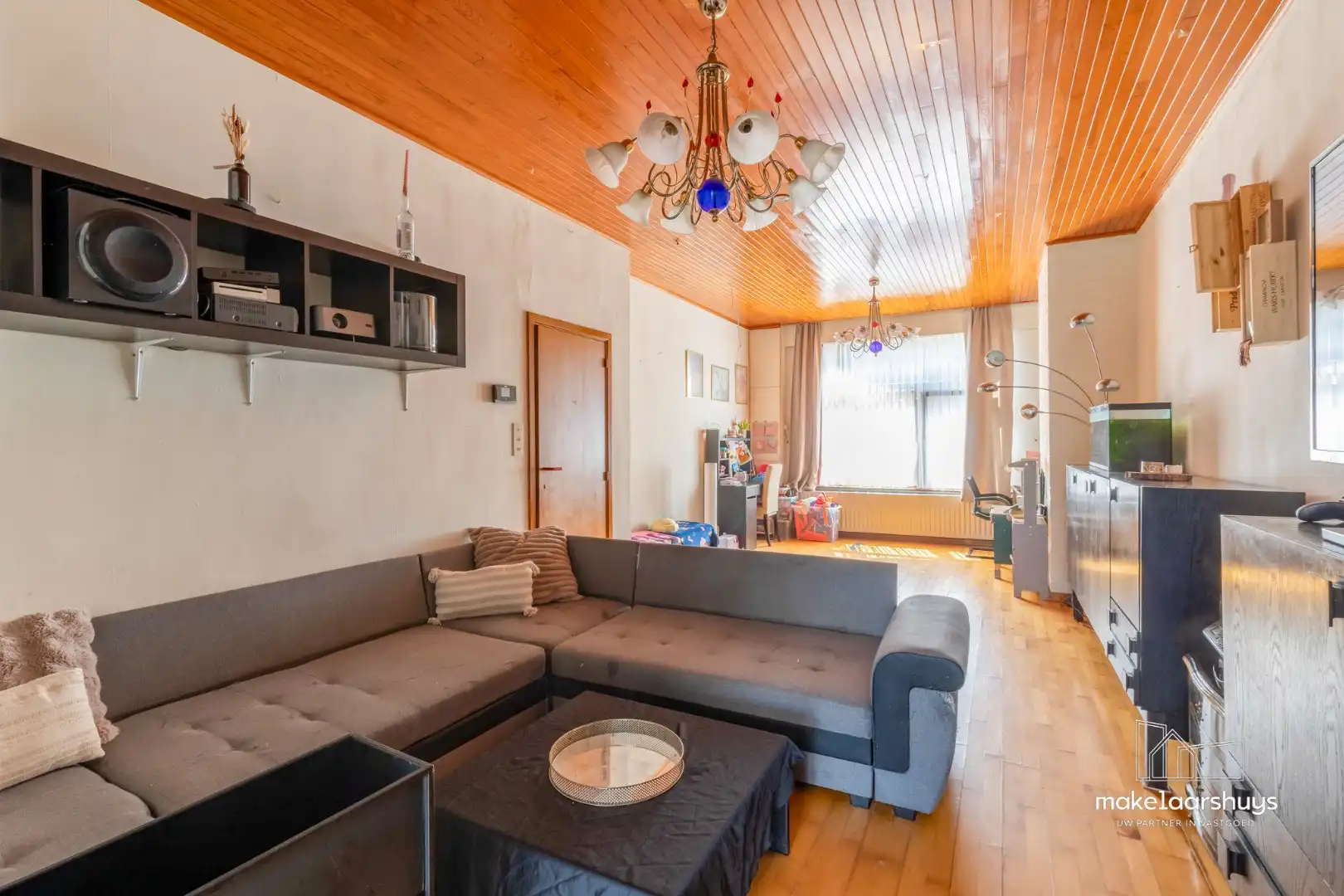 Ruime woning met 4 slpk en aangename tuin te Sint-Amandsberg foto 3