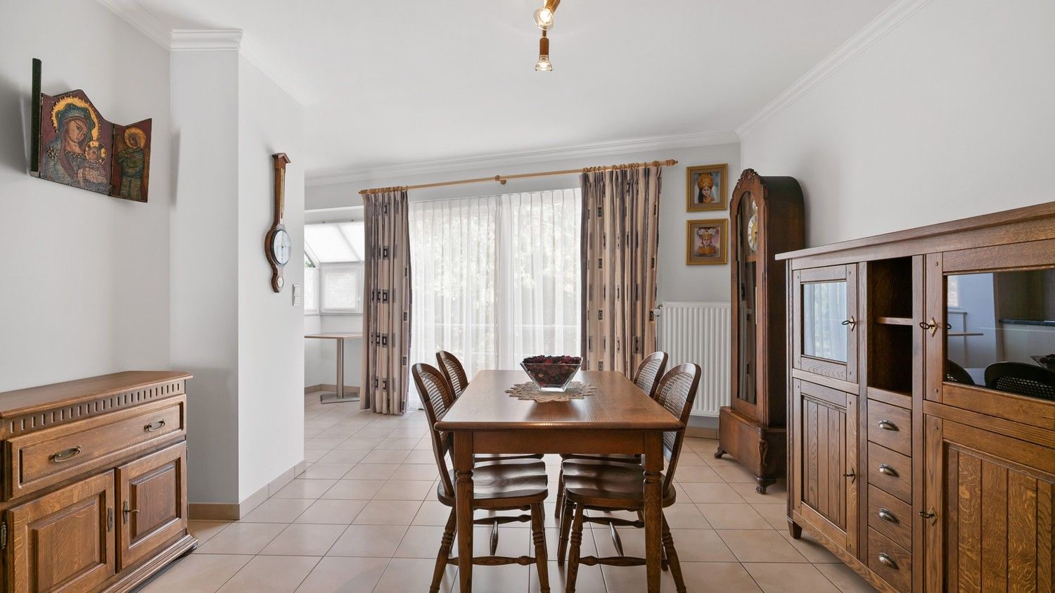 Instapklaar appartement met 1 ruime slaapkamer en kinderkamer in hartje Sint-Truiden foto 4